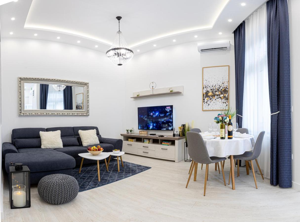 Theatre Square Apartments Újvidék Kültér fotó
