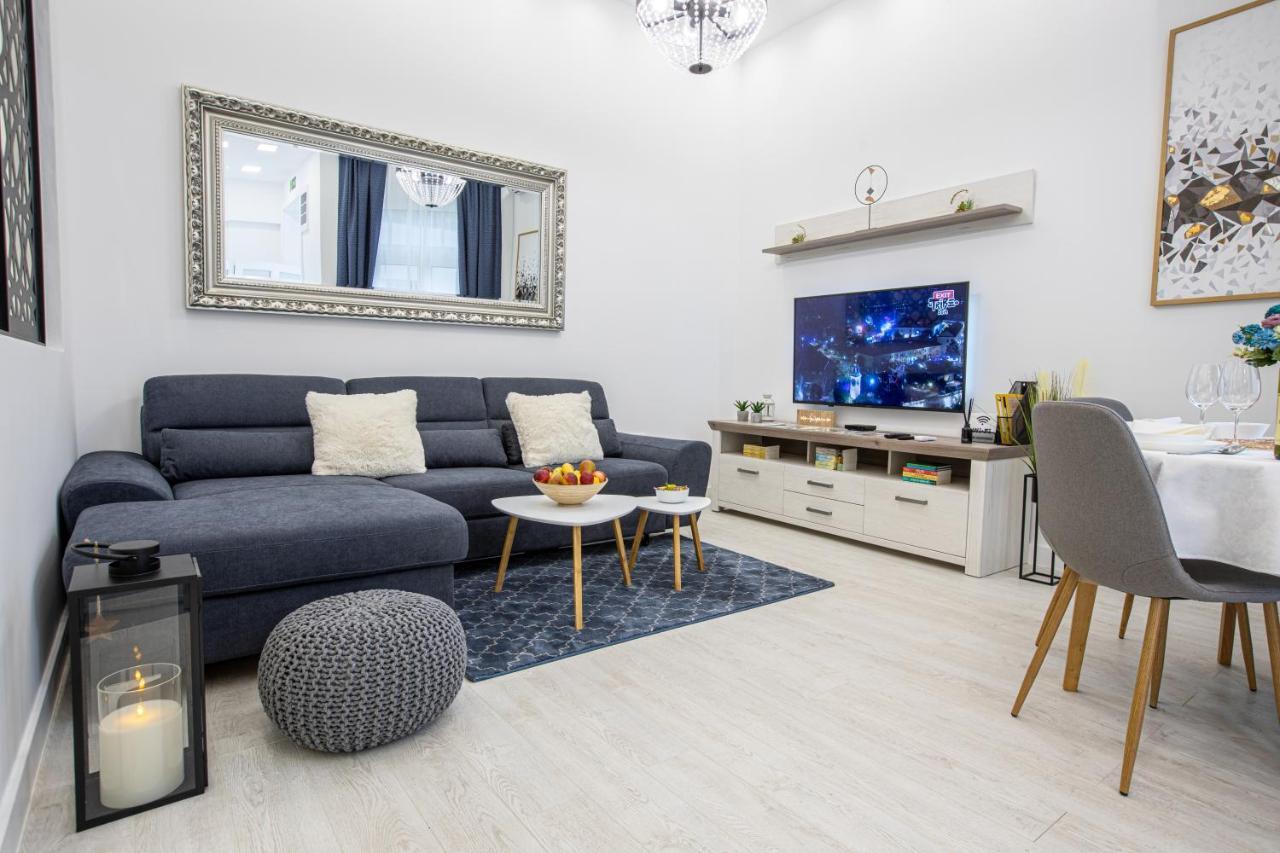Theatre Square Apartments Újvidék Kültér fotó
