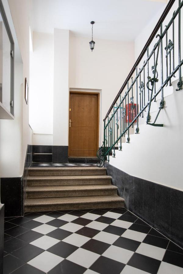 Theatre Square Apartments Újvidék Kültér fotó