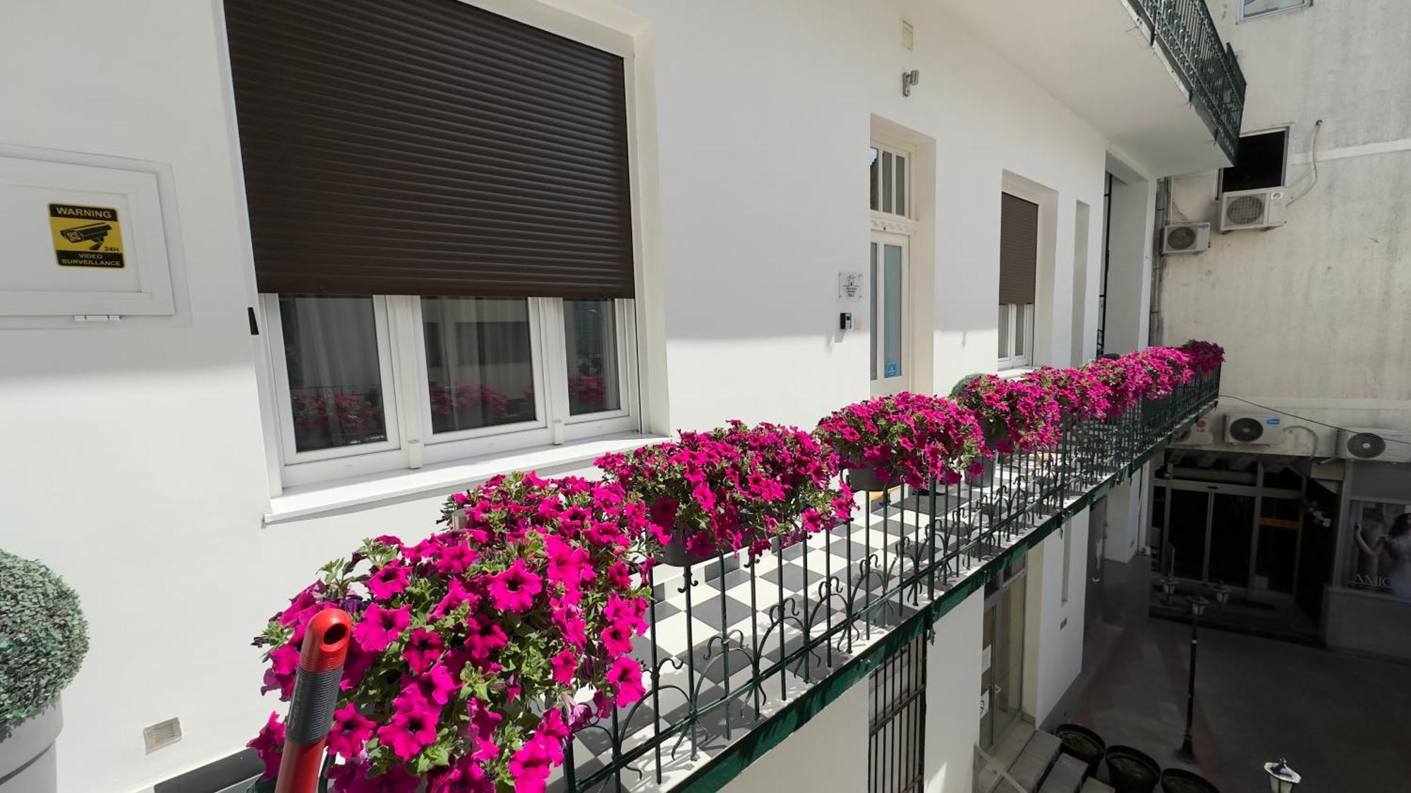Theatre Square Apartments Újvidék Kültér fotó